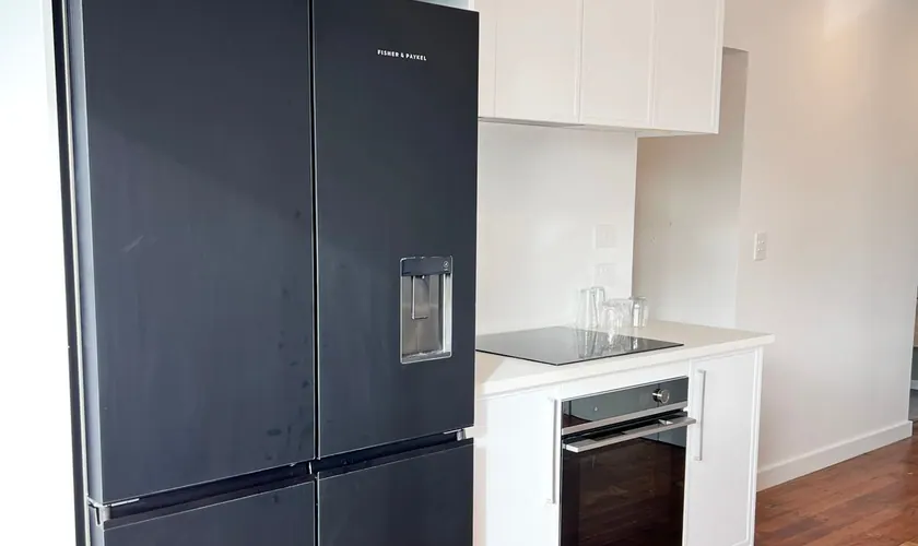 Fridge and cooktop wall