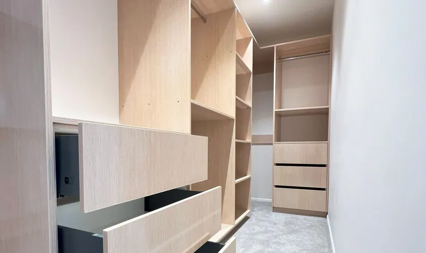 Walk-in drawers and rails